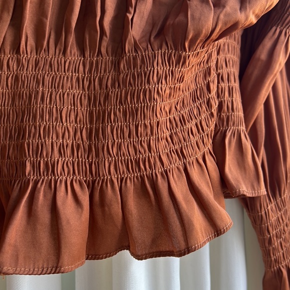 DO + BE - size medium - brown statement blouse - Picture 7 of 7